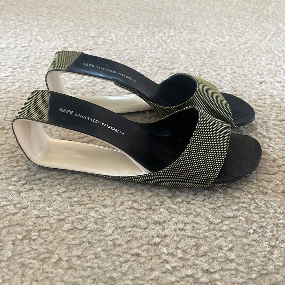 UNITED NUDE Women's Mobius Mid Heels Black and Green Sandals
